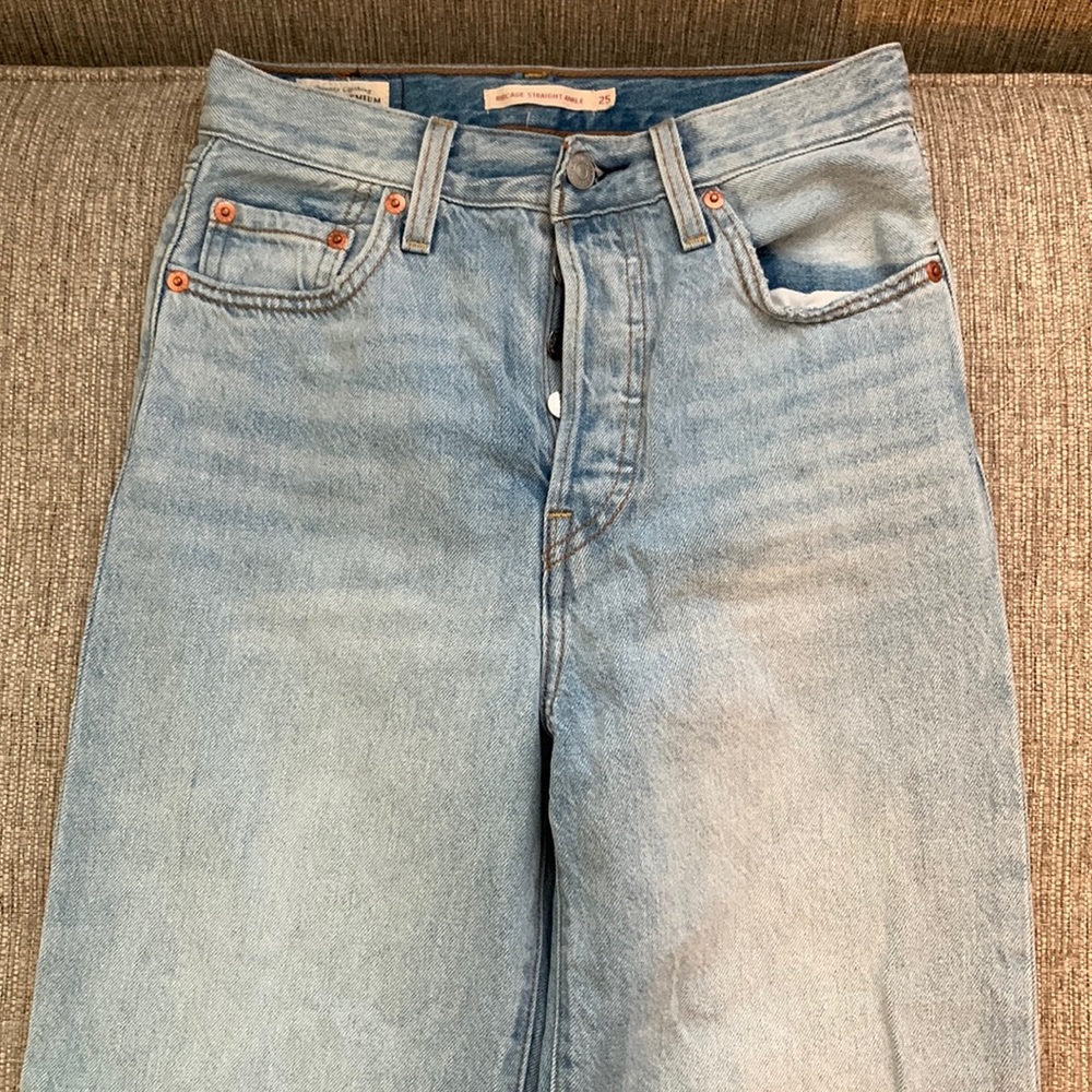 Levis Ribcage Straight Ankle Jeans